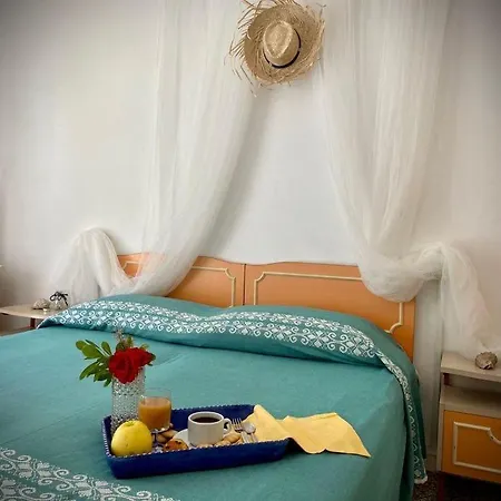 Guest house Room In Bb - Hotel Villa Alexandra - Quadruple Room